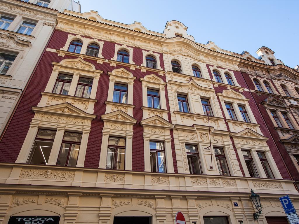 Gorgeous Praag